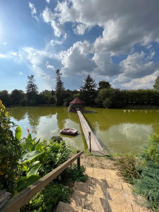 Lake Noble Saint-Germain-l'Aiguiller Екстериор снимка